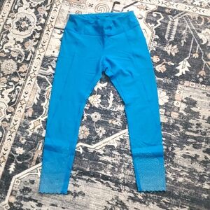 EUC LULULEMON Scallop Leggings sz 6